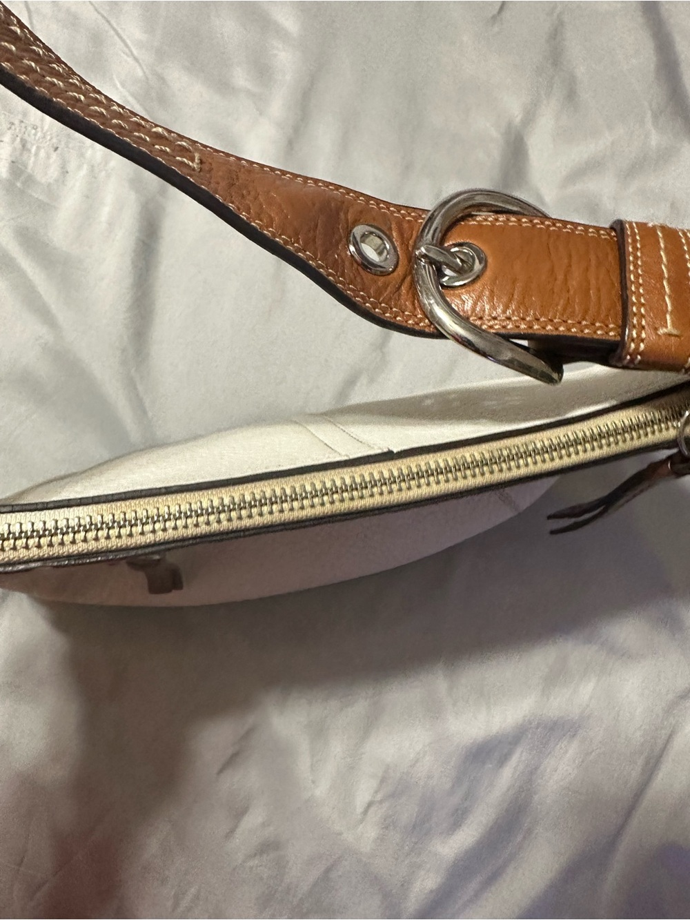 COACH HANDBAG - Picture 4 of 10
